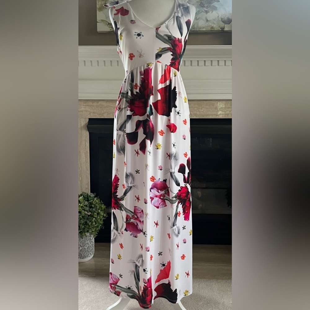 Tahari Women’s Floral Maxi Dress NWT